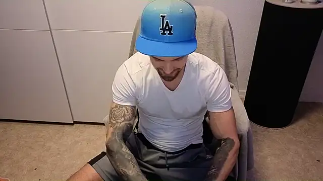 Mystery Mark online show from December 5, 8:39 pm