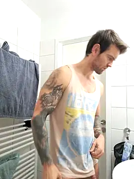 Mystery Mark online show from March 6, 9:43 pm