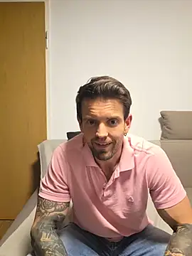 Snapshot of Mystery_Mark chatting on June 17, 6:40 pm Mystery Mark online show from June 17, 6:40 pm