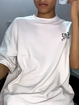 Andre 81q online show from November 19, 1:27 am