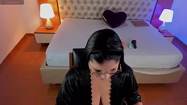 AlinaMilf online show from December 17, 7:30 pm