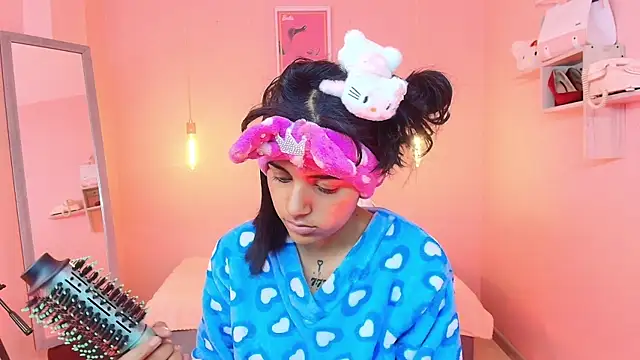 Snapshot of Milu_carbajal_x chatting on January 18, 12:41 pm Milu carbajal x online show from January 18, 12:41 pm