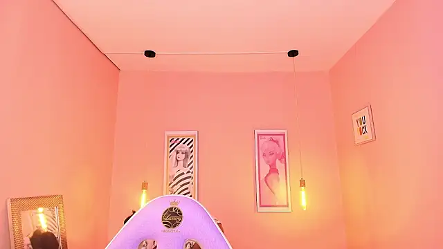 Snapshot of Milu_carbajal_x chatting on February 6, 3:57 am Milu carbajal x online show from February 6, 3:57 am