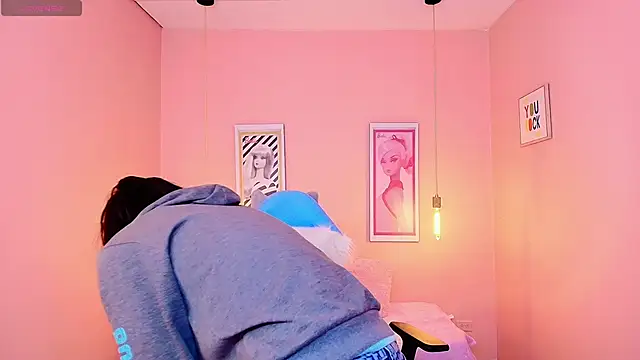 Snapshot of Milu_carbajal_x chatting on February 15, 12:37 pm Milu carbajal x online show from February 15, 12:37 pm