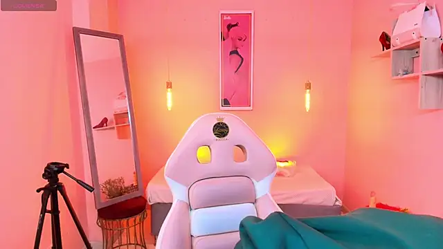 Milu carbajal x online show from December 2, 8:54 pm