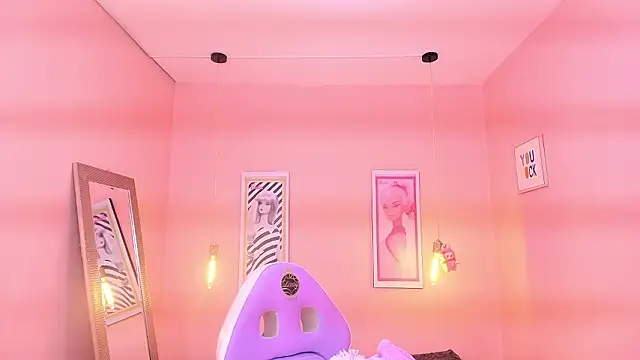 Snapshot of Milu_carbajal_x chatting on February 5, 3:24 am Milu carbajal x online show from February 5, 3:24 am