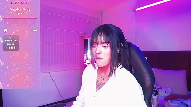 Snapshot of Milu_carbajal_x chatting on June 14, 2:24 am Milu carbajal x online show from June 14, 2:24 am