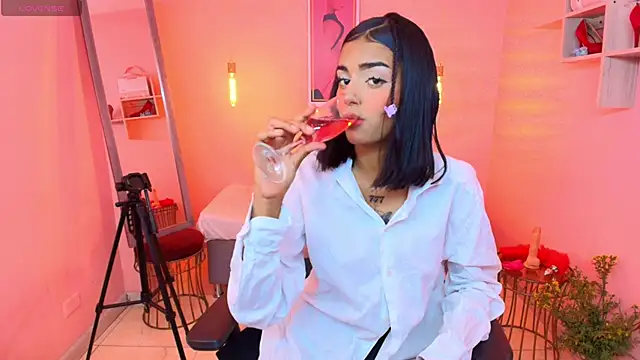 Milu carbajal x online show from December 1, 8:32 pm