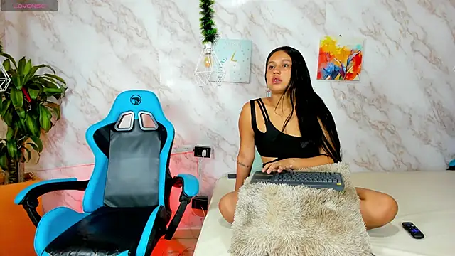 Snapshot of paula_desire chatting on November 15, 9:52 pm paula desire online show from November 15, 9:52 pm