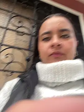 HANNAHBAKER00 online show from November 26, 9:04 pm