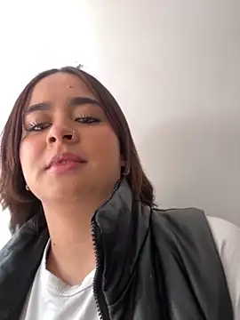 HANNAHBAKER00 online show from November 19, 6:41 pm