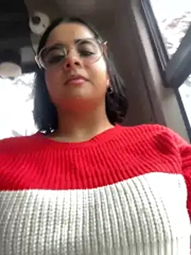 HANNAHBAKER00 online show from November 28, 9:15 pm