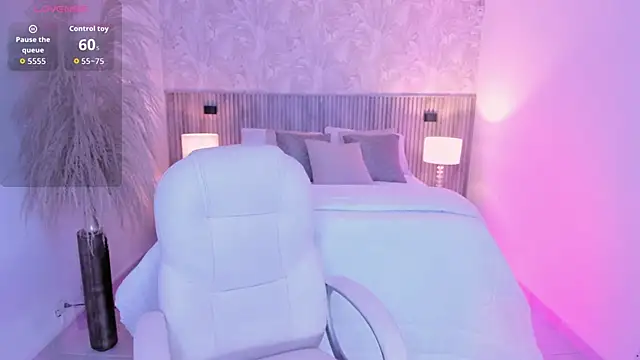 kylie collins online show from June 6, 3:45 am