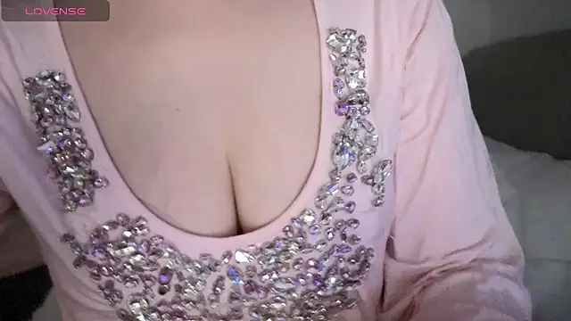 Snapshot of Angelxuejie chatting on July 6, 10:45 pm Angelxuejie online show from July 6, 10:45 pm