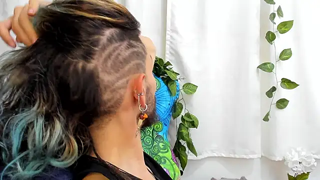 AngelDamianArt online show from December 5, 9:01 pm