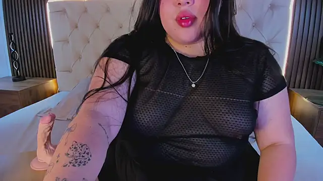 Snapshot of Martina_croww chatting on November 17, 3:43 am Martina croww online show from November 17, 3:43 am