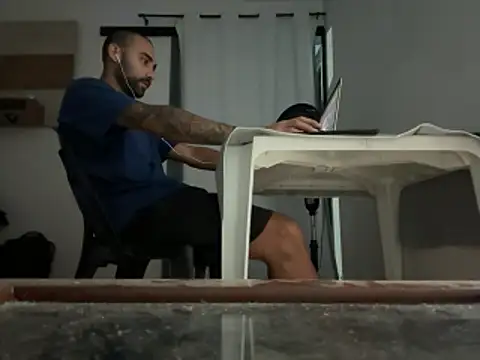 Snapshot of loveSquirtme chatting on March 8, 6:17 am loveSquirtme online show from March 8, 6:17 am