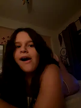 Snapshot of AngelSin04 chatting on November 17, 8:24 pm AngelSin04 online show from November 17, 8:24 pm