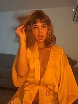 honeysohpia online show from November 17, 7:23 am