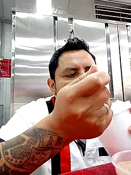 Snapshot of gordoju chatting on November 17, 2:21 pm gordoju online show from November 17, 2:21 pm