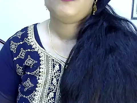 Snapshot of Muskan_Jha chatting on May 6, 2:10 pm Muskan Jha online show from May 6, 2:10 pm