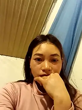 Snapshot of _Su-Su_ chatting on February 7, 11:57 pm Su-Su online show from February 7, 11:57 pm