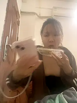 yiyi0316 online show from November 21, 4:50 pm