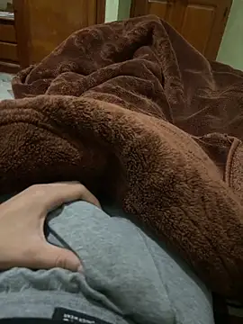 yassssst online show from November 28, 7:03 pm