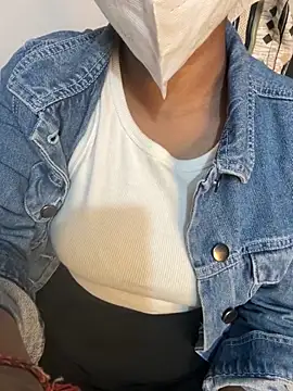 Lilly islive online show from November 18, 4:32 pm