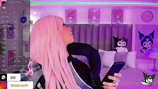 dearAlanaxxx online show from December 18, 8:45 pm