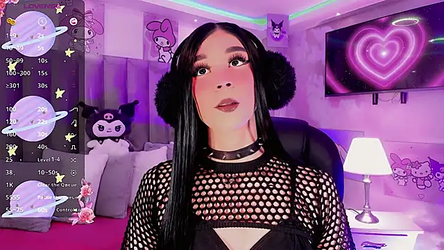 dearAlanaxxx online show from January 13, 8:35 pm