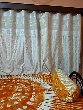 Cute-richa1 online show from May 14, 4:59 pm