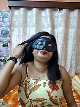 Cute-richa1 online show from May 8, 7:39 pm