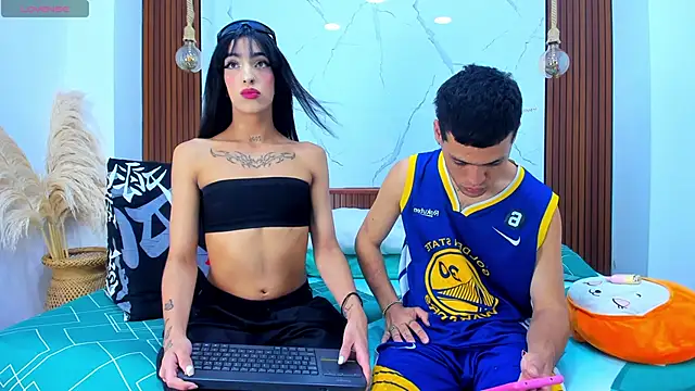 Snapshot of Loversinfire2 chatting on November 16, 8:13 pm Loversinfire2 online show from November 16, 8:13 pm