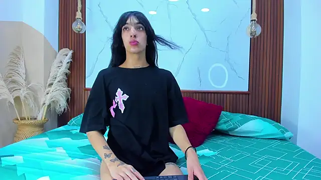 Snapshot of Loversinfire2 chatting on December 4, 8:30 pm Loversinfire2 online show from December 4, 8:30 pm