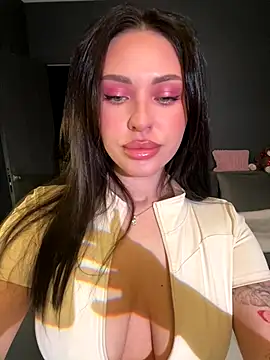 Lolla dolly online show from November 28, 9:26 pm