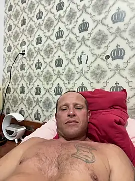 Snapshot of patraick chatting on April 28, 10:47 pm patraick online show from April 28, 10:47 pm