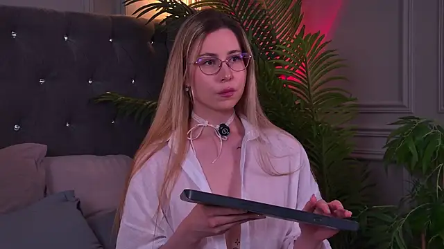 Snapshot of -SaraBlack- chatting on July 17, 4:26 pm -SaraBlack- online show from July 17, 4:26 pm