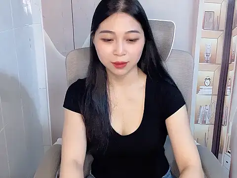 Lousii online show from April 12, 1:47 pm