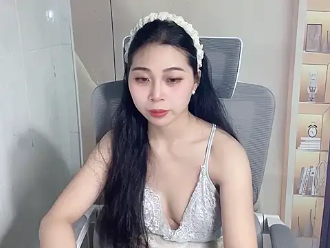 Lousii online show from December 5, 12:26 pm