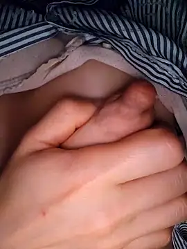 Snapshot of Lousii chatting on February 1, 9:13 pm Lousii online show from February 1, 9:13 pm