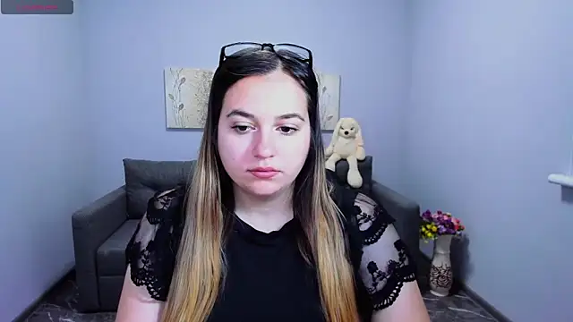 Maria Bond online show from November 28, 6:46 am