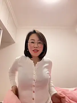 xiaoling2358 online show from December 4, 2:38 pm