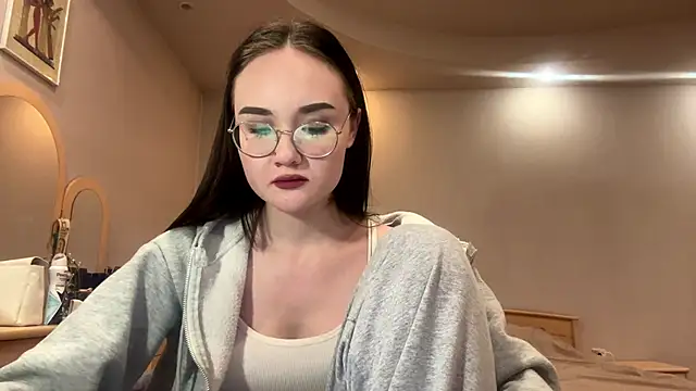 Snapshot of MidnightMelt chatting on November 15, 4:22 pm MidnightMelt online show from November 15, 4:22 pm