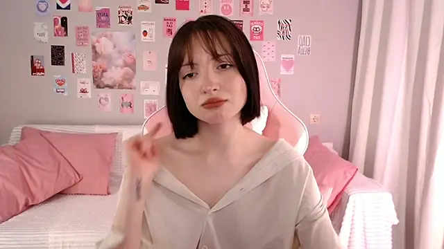 Snapshot of Lexi_Bottom chatting on December 14, 1:56 am Lexi Bottom online show from December 14, 1:56 am