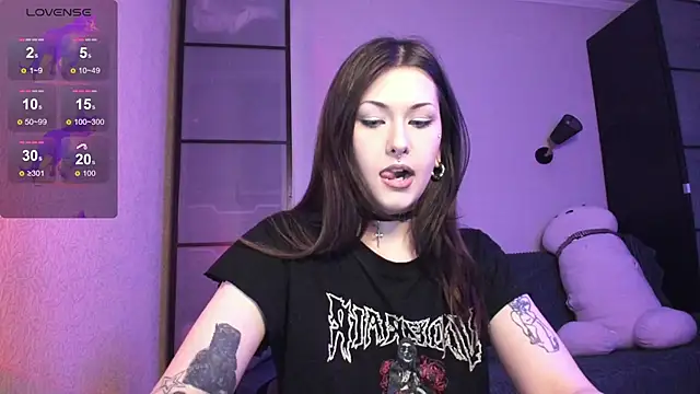 Snapshot of Night_Heist chatting on November 18, 2:53 pm Night Heist online show from November 18, 2:53 pm