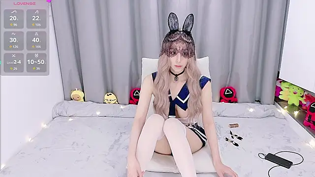 Lulu QAQ online show from November 28, 4:07 pm