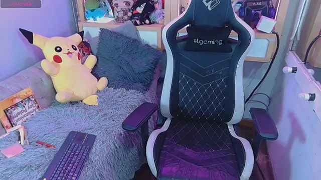 Snapshot of Pau_jones14 chatting on December 5, 3:32 pm Pau jones14 online show from December 5, 3:32 pm