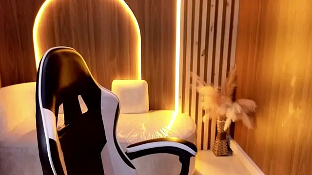 Snapshot of Peige_Tx chatting on December 15, 1:06 pm Peige Tx online show from December 15, 1:06 pm