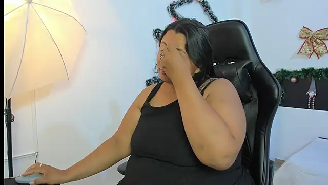 BWW-CINDY11 online show from December 5, 3:49 am